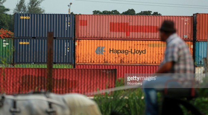 Notre association organise des vides greniers et vides poussettes tous les mois pour financer un conteneur.